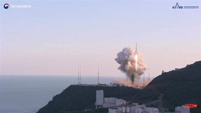 Corea del Sur lanza su primer cohete espacial propio
