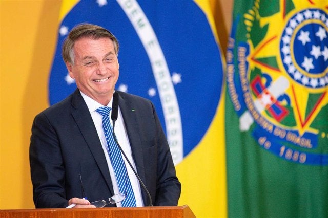 Bolsonaro ingresa en un hospital de Sao Paulo por una posible obstrucción intestinal